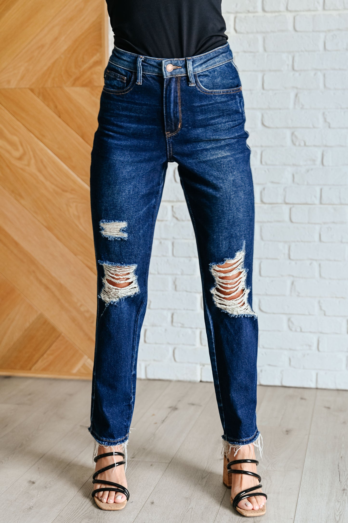 Judy Blue High Rise Rigid Magic Distressed Straight Jeans