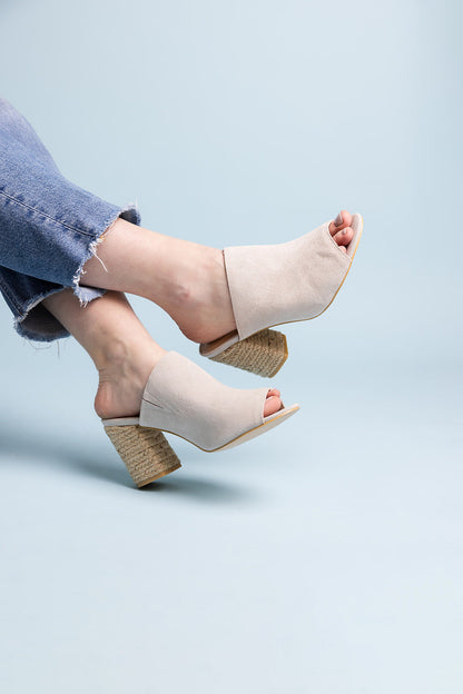 Heeled Sandal in Ice Suede