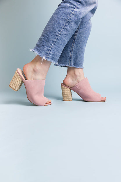 Heeled Sandal in Ice Suede